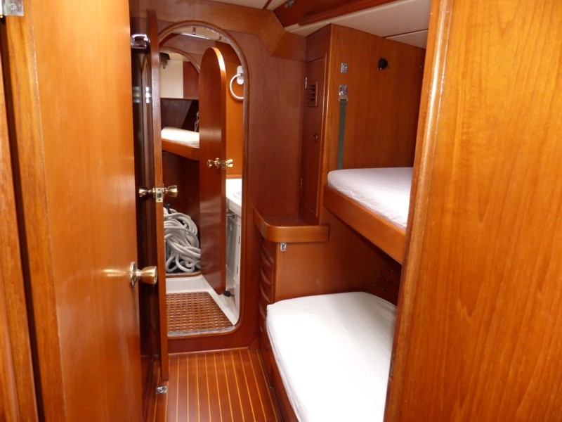 Swan 53 intérieur -32.JPG